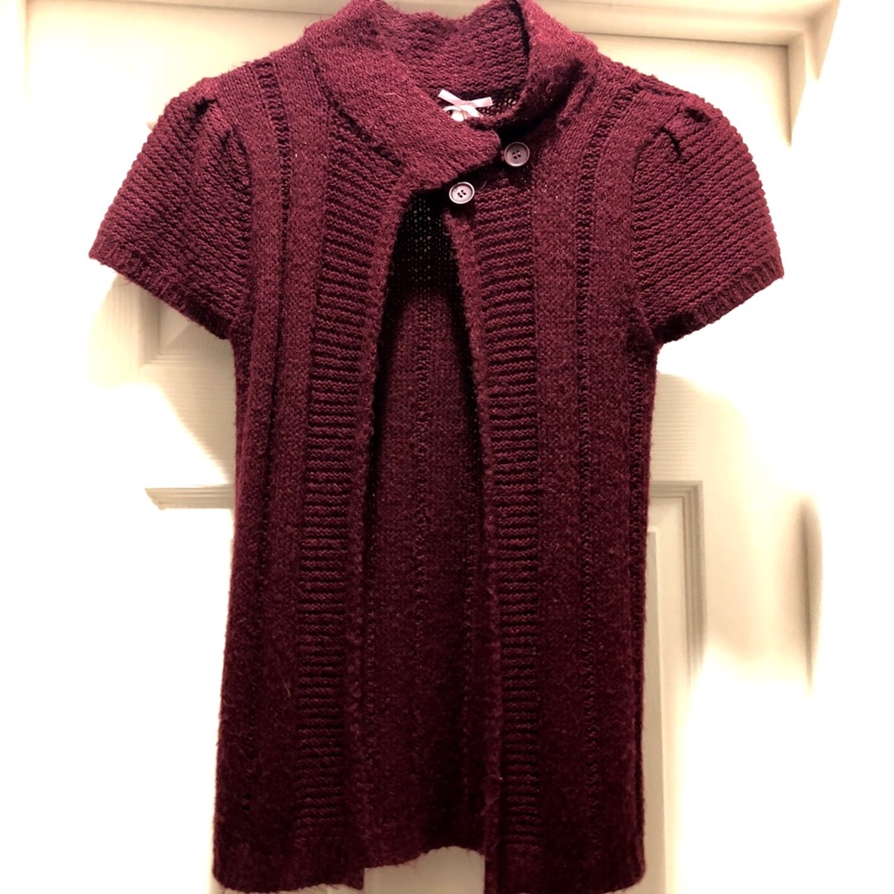 Derek Heart | Wine Short-Sleeve Top Button Closure